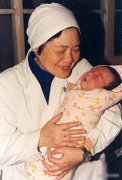 中国第一例“试管婴儿”郑萌珠，被质疑不能活过40岁，后来怎样