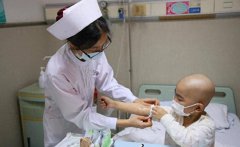 湖南女子试管3次得一女，4年后孩子患白血病，老公抛妻弃子