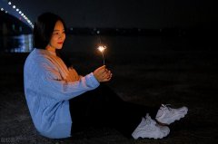 试管生了女儿后，我居然自然怀了双胞胎，孕7月医生却说：只能?